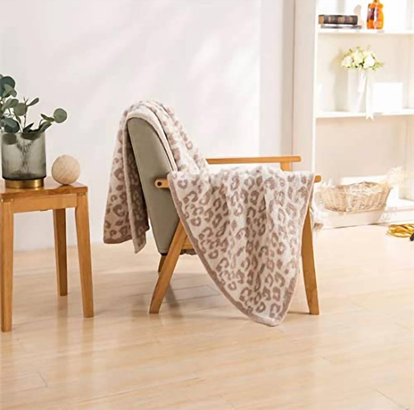 Leopard Pattern Ultra-soft Throw Blanket