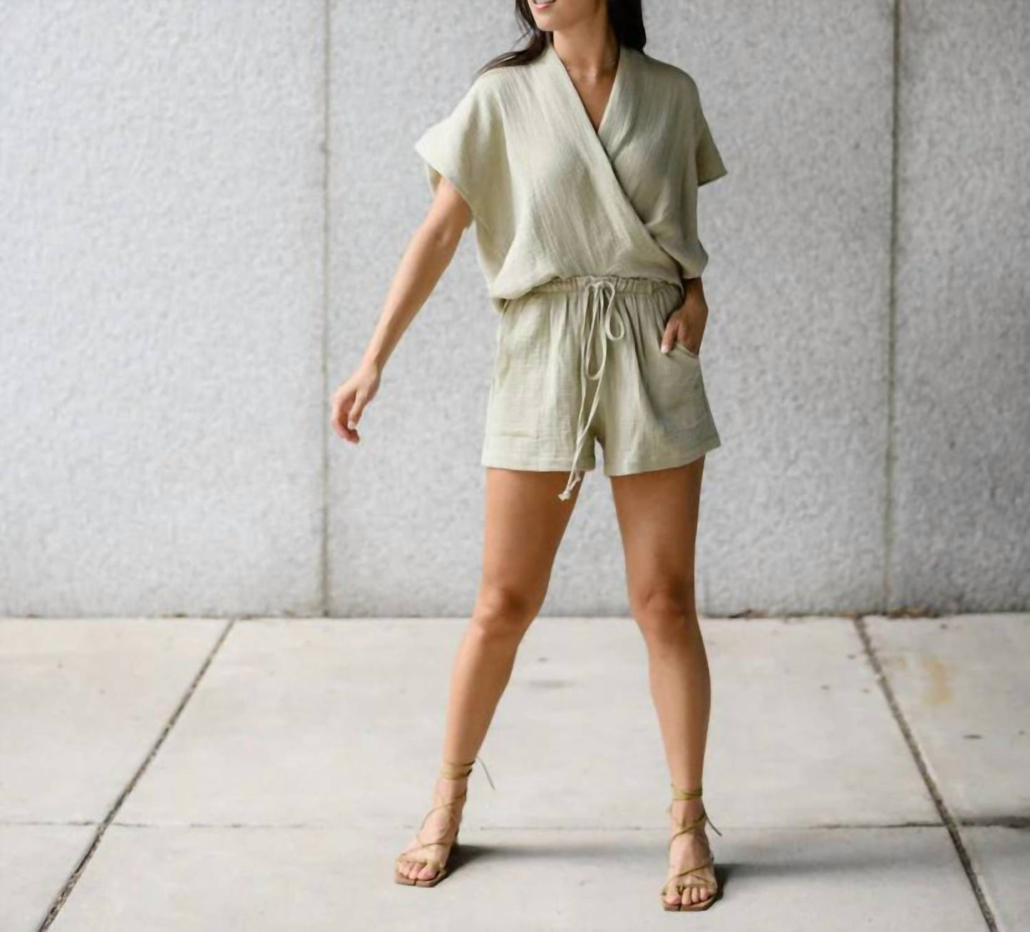 Cotton Gauze Sleeveless Twist Top
