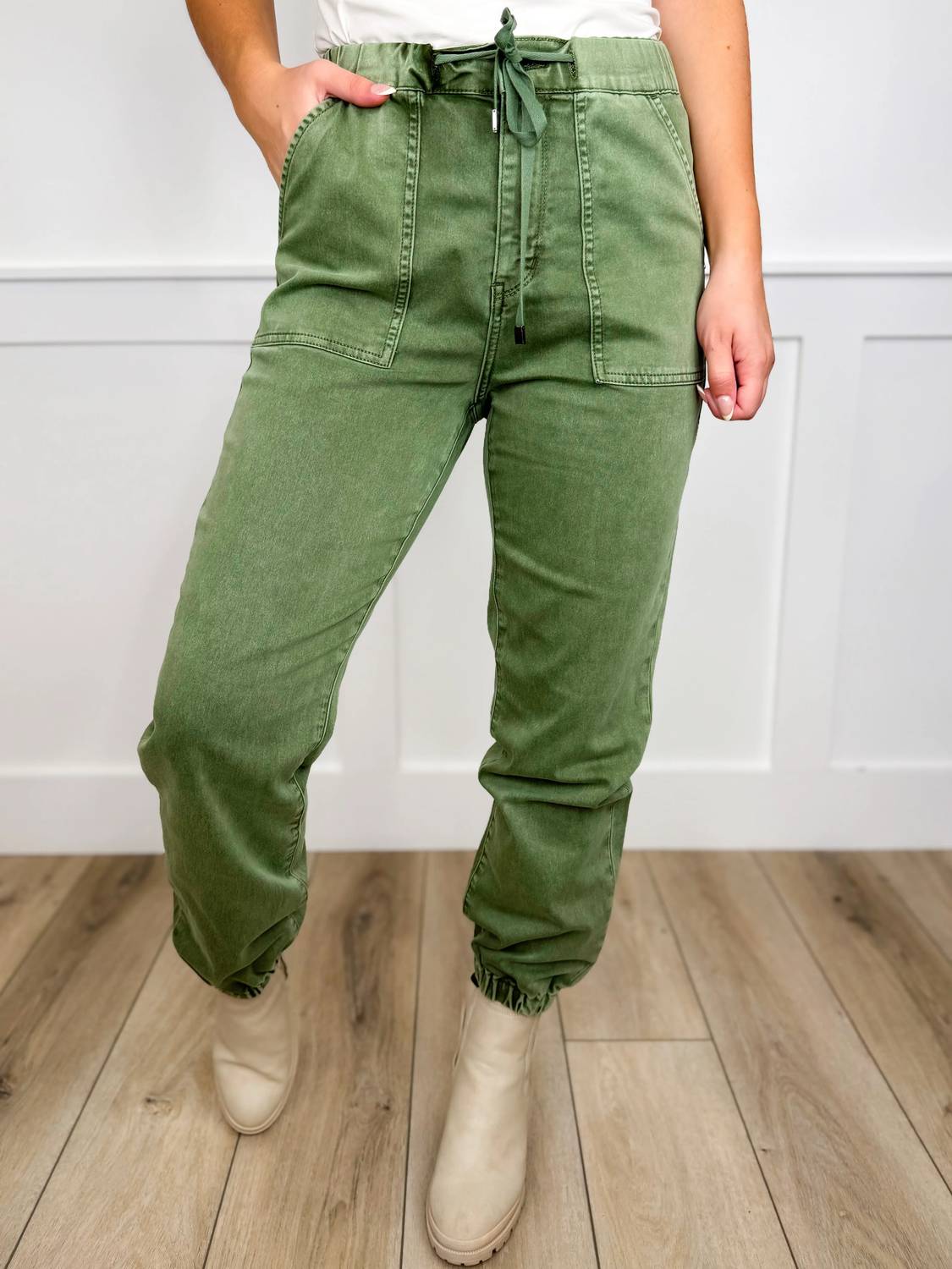 Reign High-rise Cropped Joggers