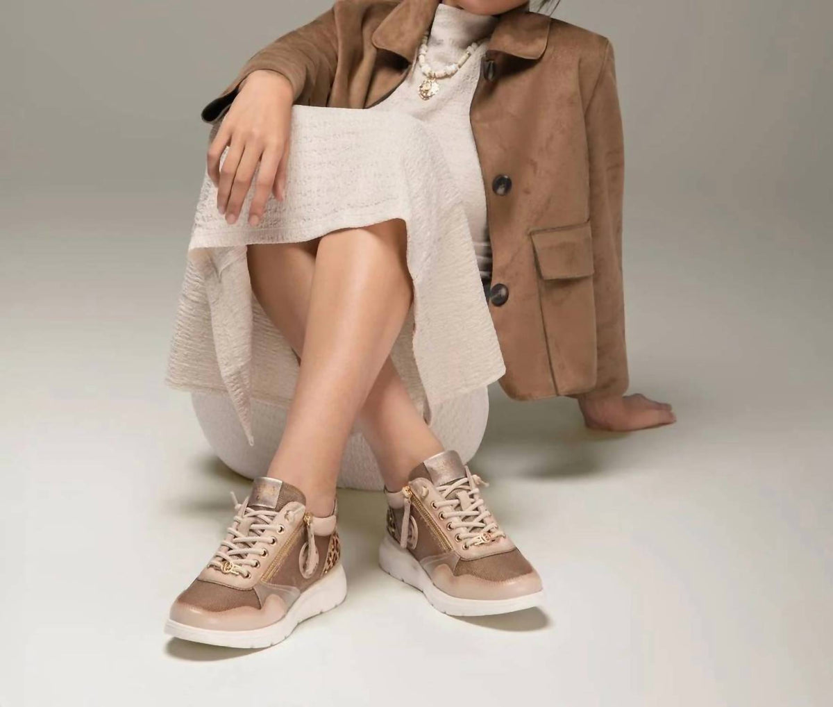 Women's Leather Wedge Lace-up Sneaker