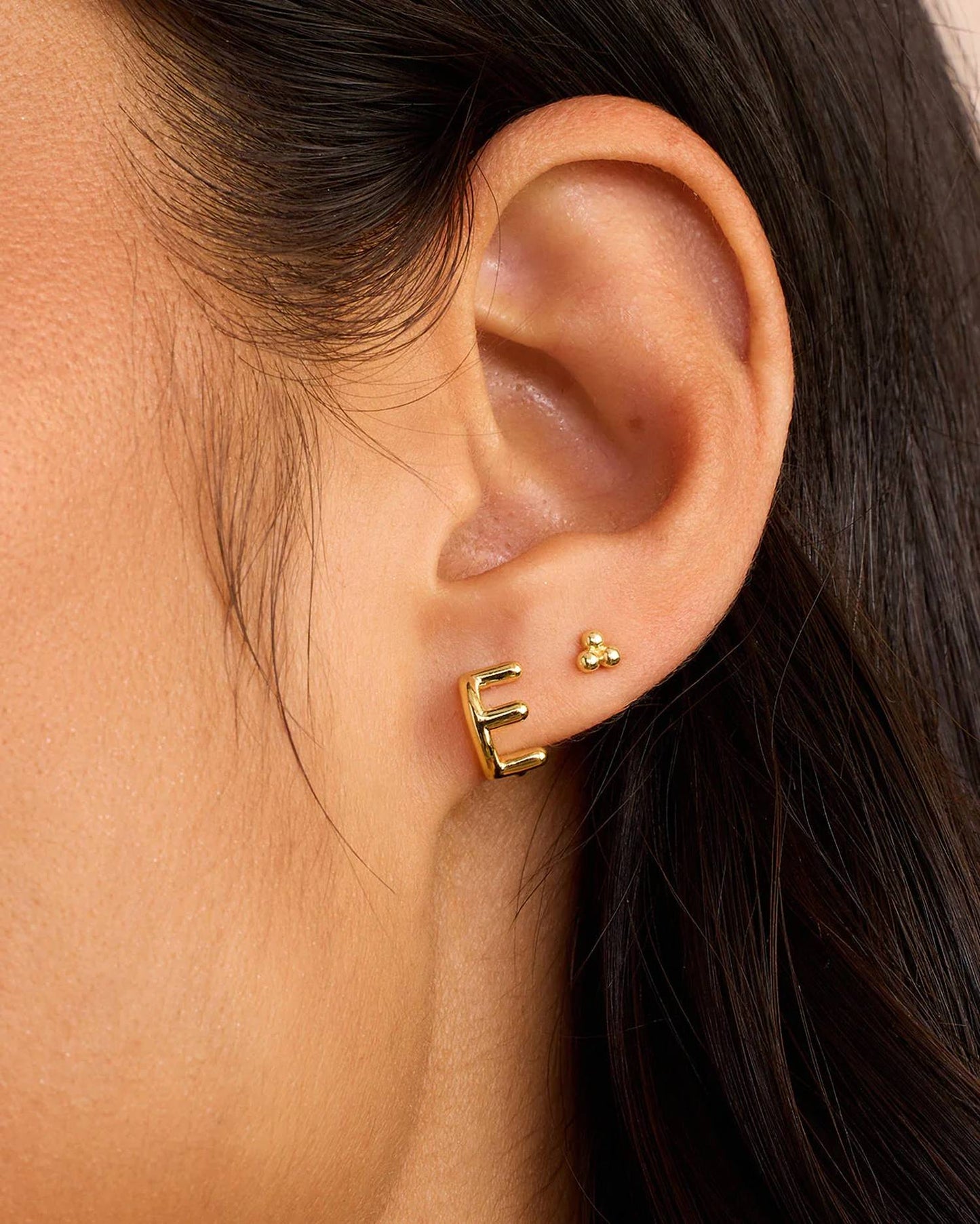 Women's Alphabet E Single Huggie Earrings