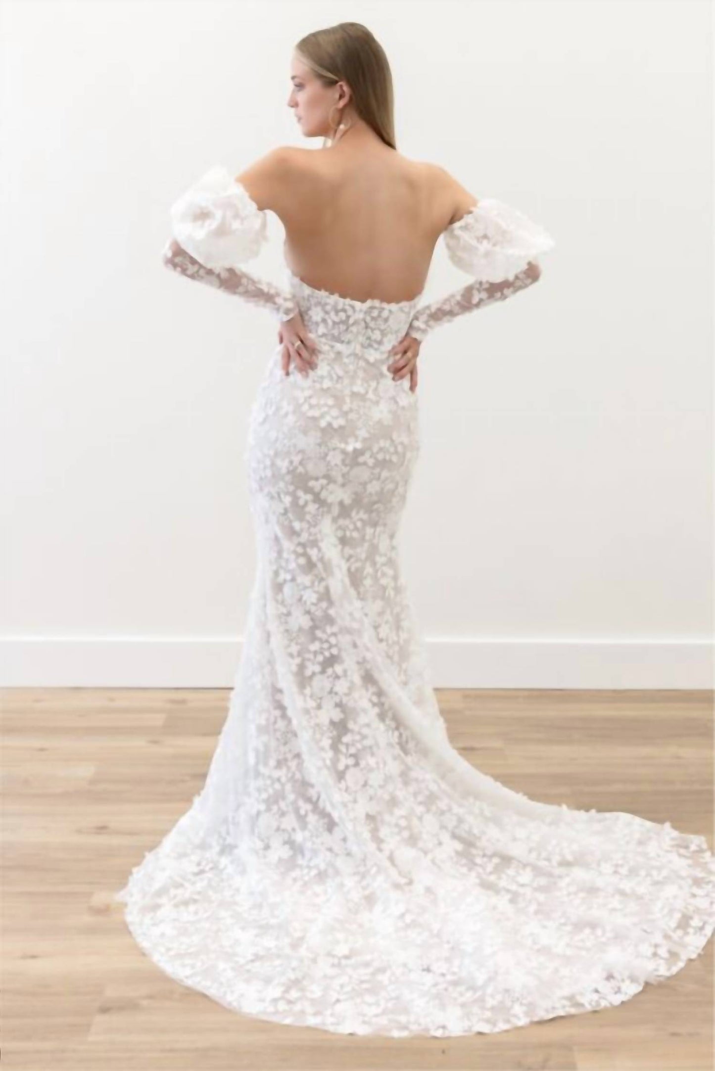 Cecilia Detachable Sleeve Lace Wedding Dress