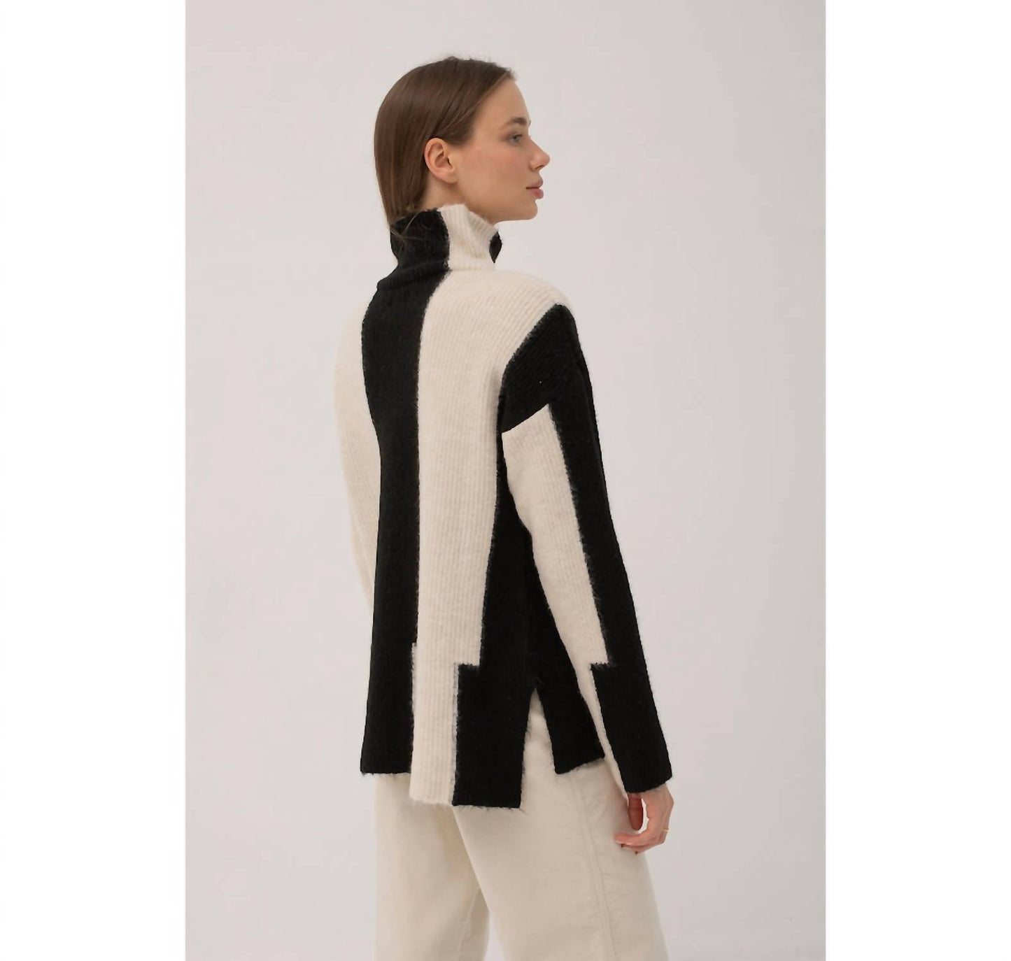 Fluvi Turtleneck Sweater