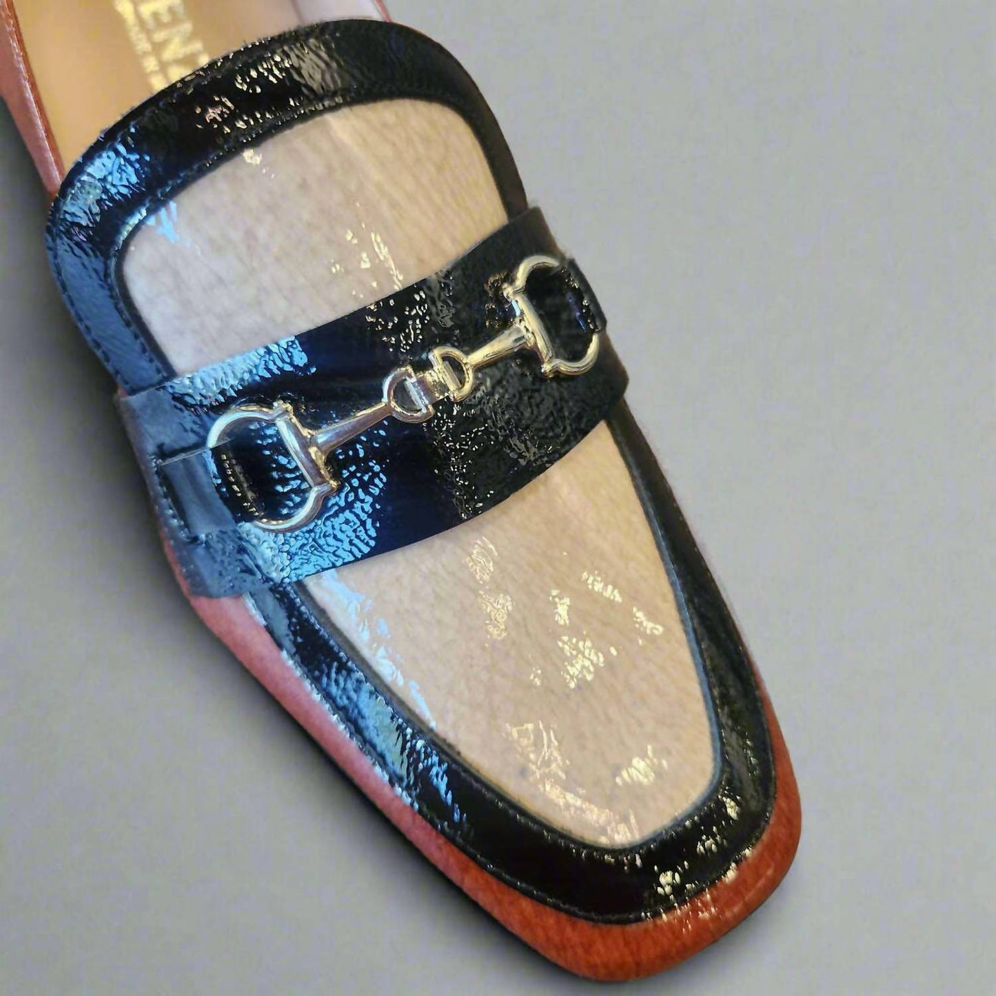 Women's 7001 Leather Loafer