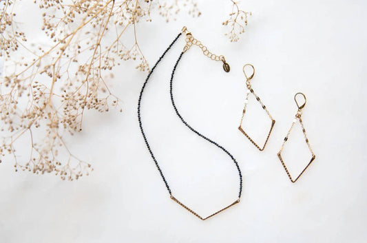 Women's V Medium Earrings