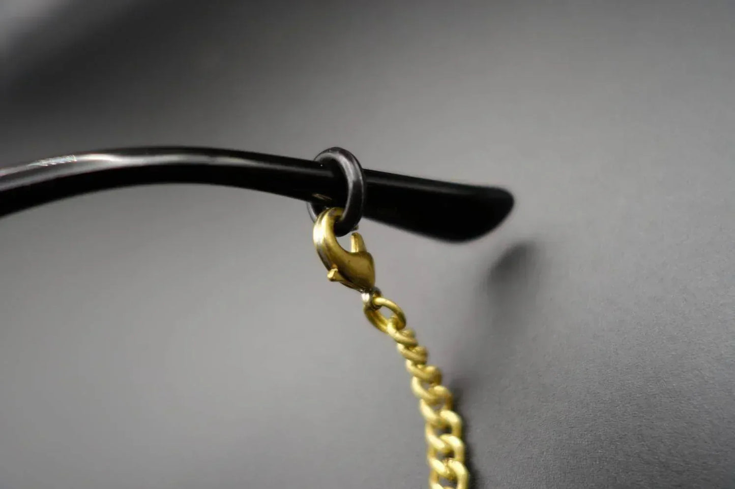 StandAwt - Women's Lava Sunglasses Chain - Rack Hunt
