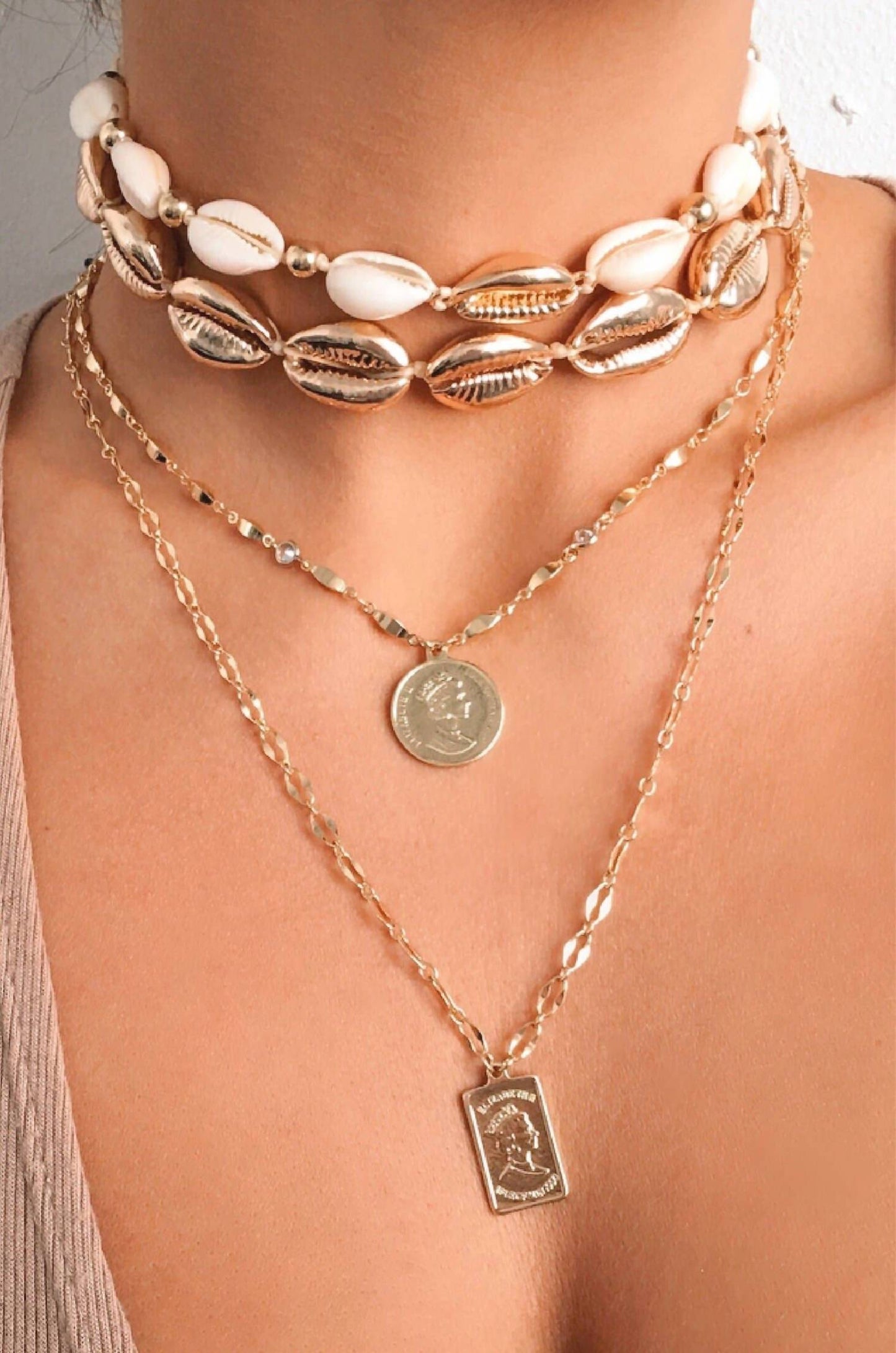 Women's Cowrie Shell Necklace