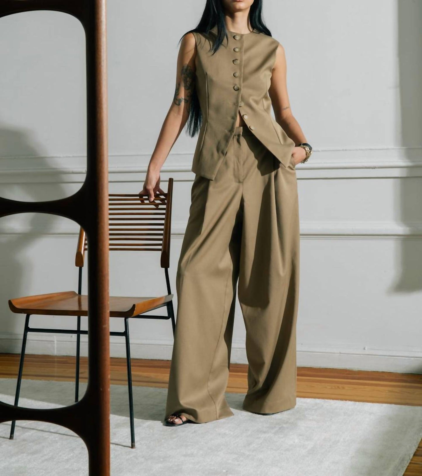 Sleeveless Sculpted Vest