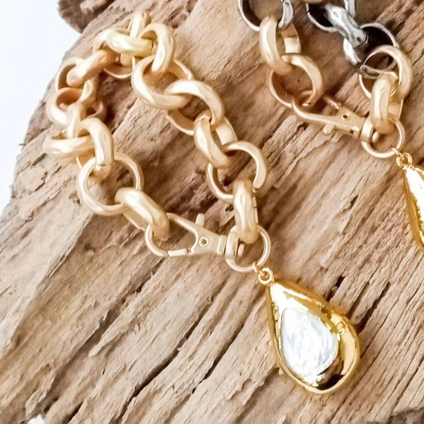 Women's Jumbo Hammered Rolo Pearl Bracelet