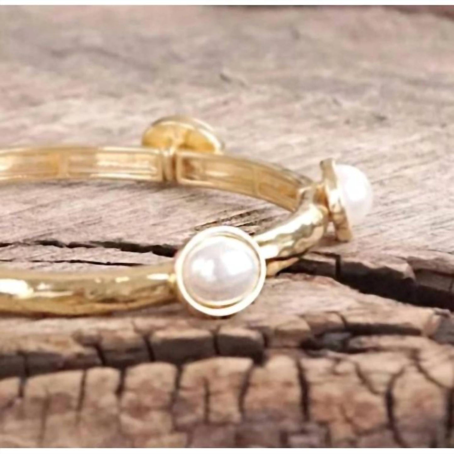 Women's Pearl Hammered Stretch Bangle Bracelet