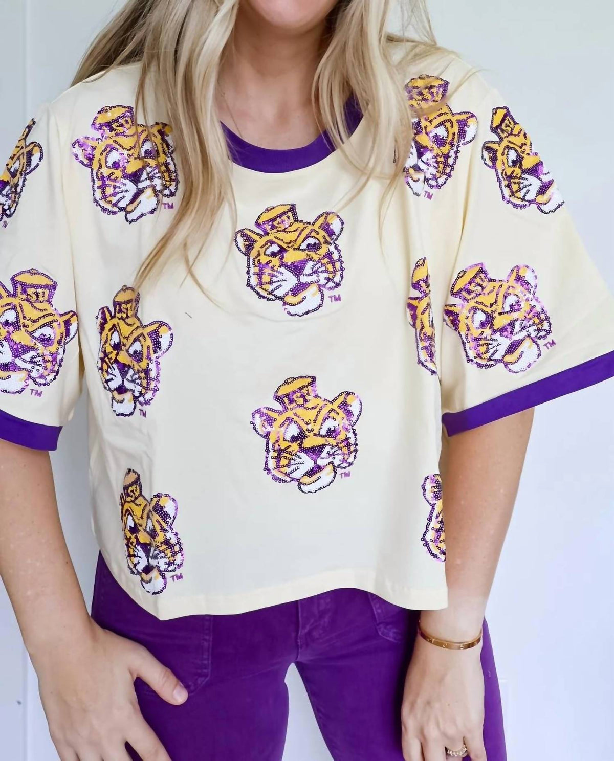 Women's Oversized Scattered Tigers Crop Tee