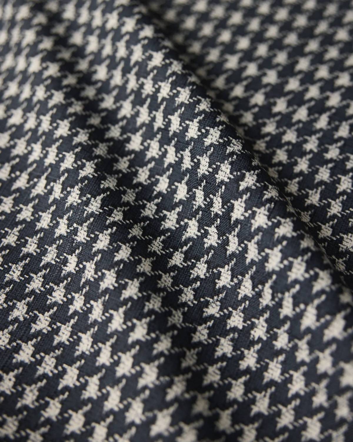 Houndstooth Table Runner 16" X 120"