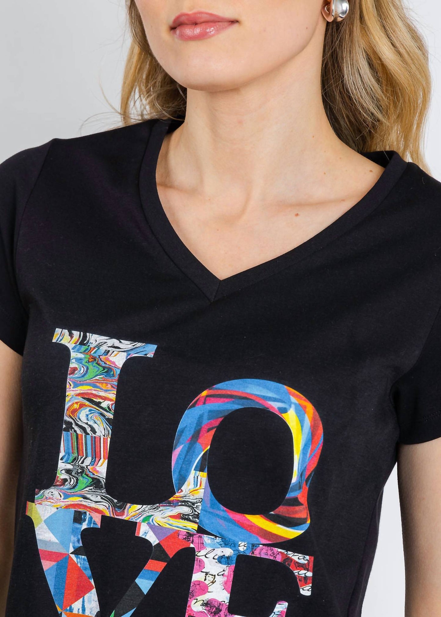 The Viv V-neck Tee