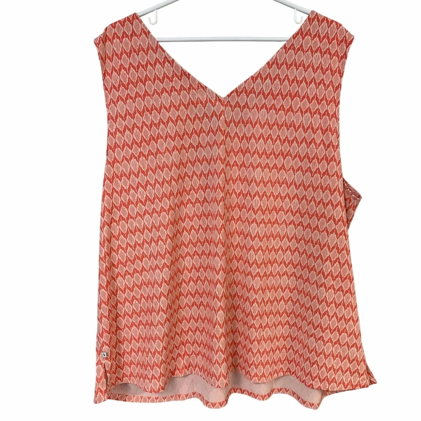 Departure V-neck Tank Top - Plus