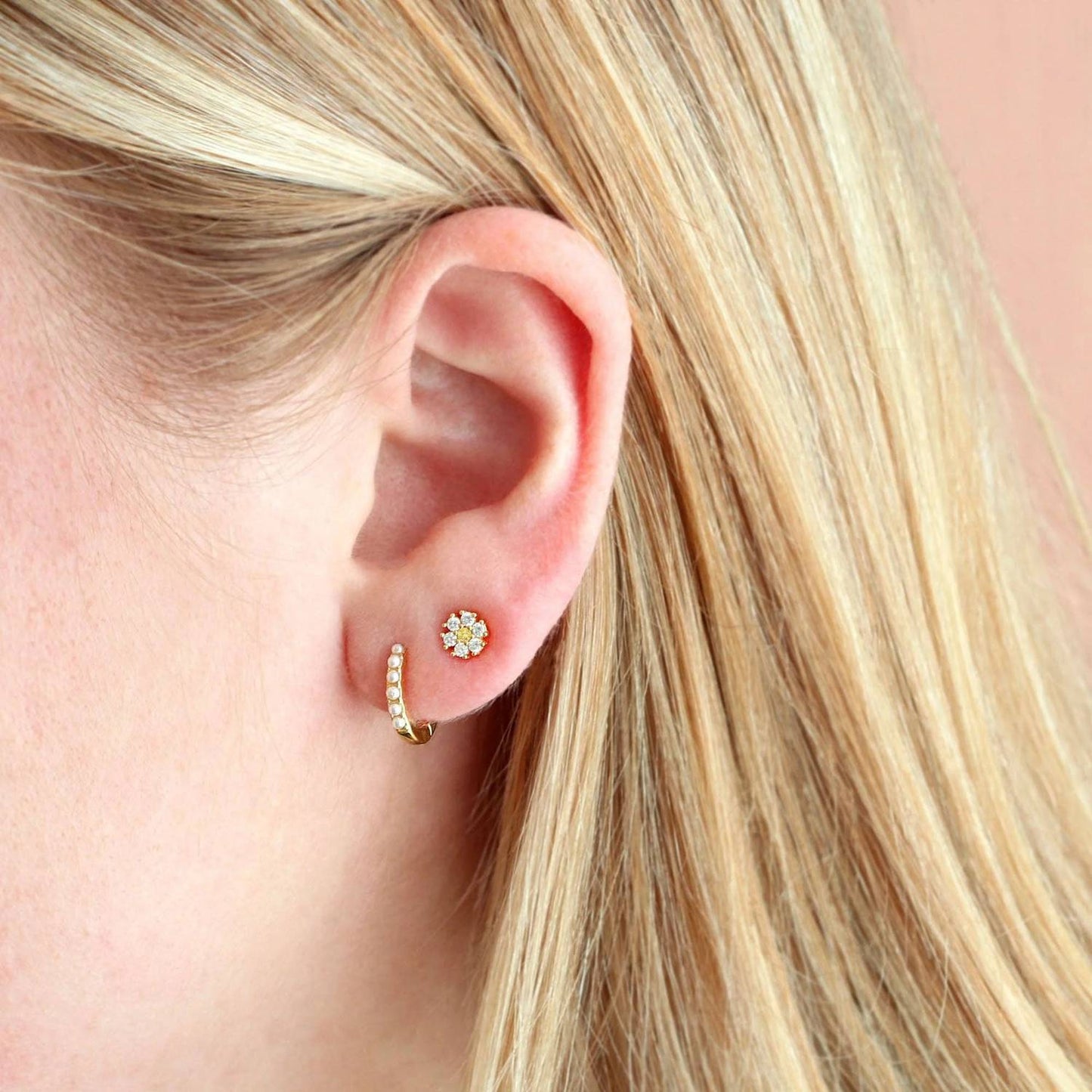Wome's Daisy Crystal Stud Earrings