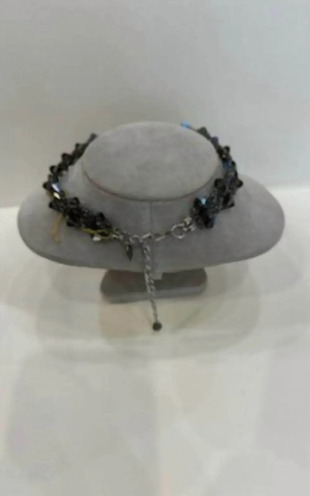 Vicky Lee - Crystal beaded choker - Rack Hunt