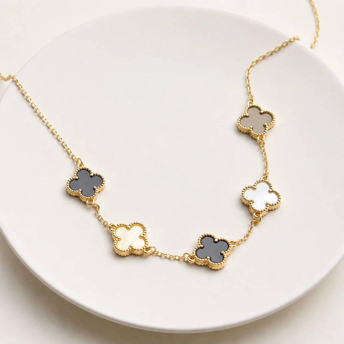 Women's Shell Clover Necklace