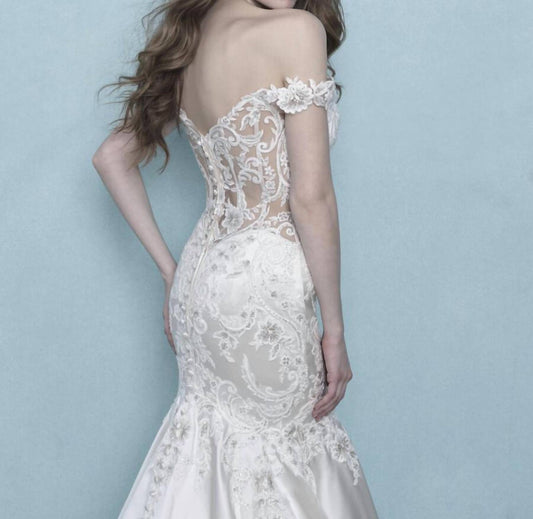 Elegant Bridal Gown