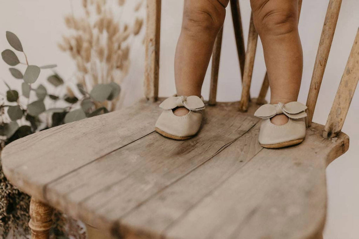 Girls Handmade Baby Bow Moccasins