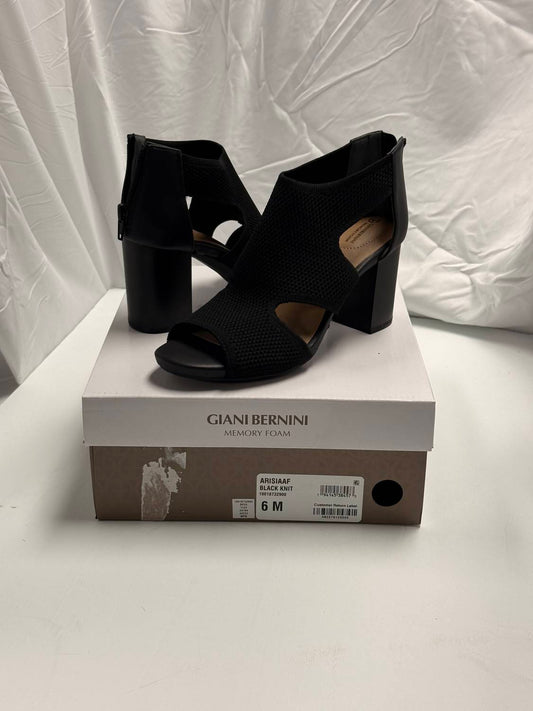 WOMEN'S ARISIAA ANKLE BOOTIES