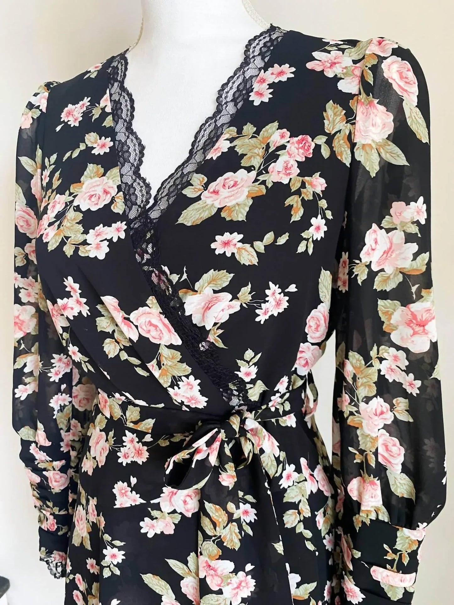 Ariti Kaziris - Women's Floral V-neck Belted Dress - Rack Hunt