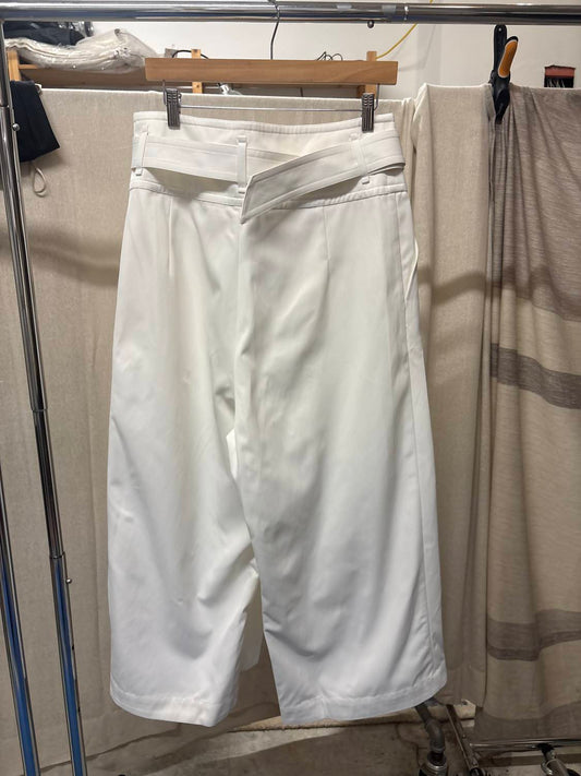 Women's Asymmetric Bermuda With Belt Jean