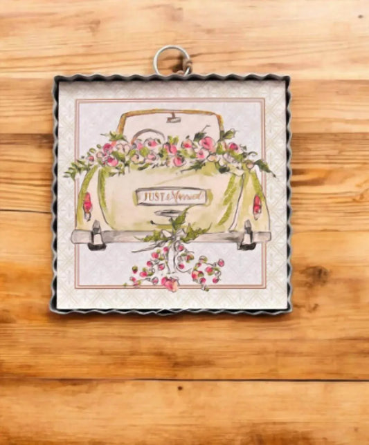 Round Top - “Just Married“ Charm - Rack Hunt