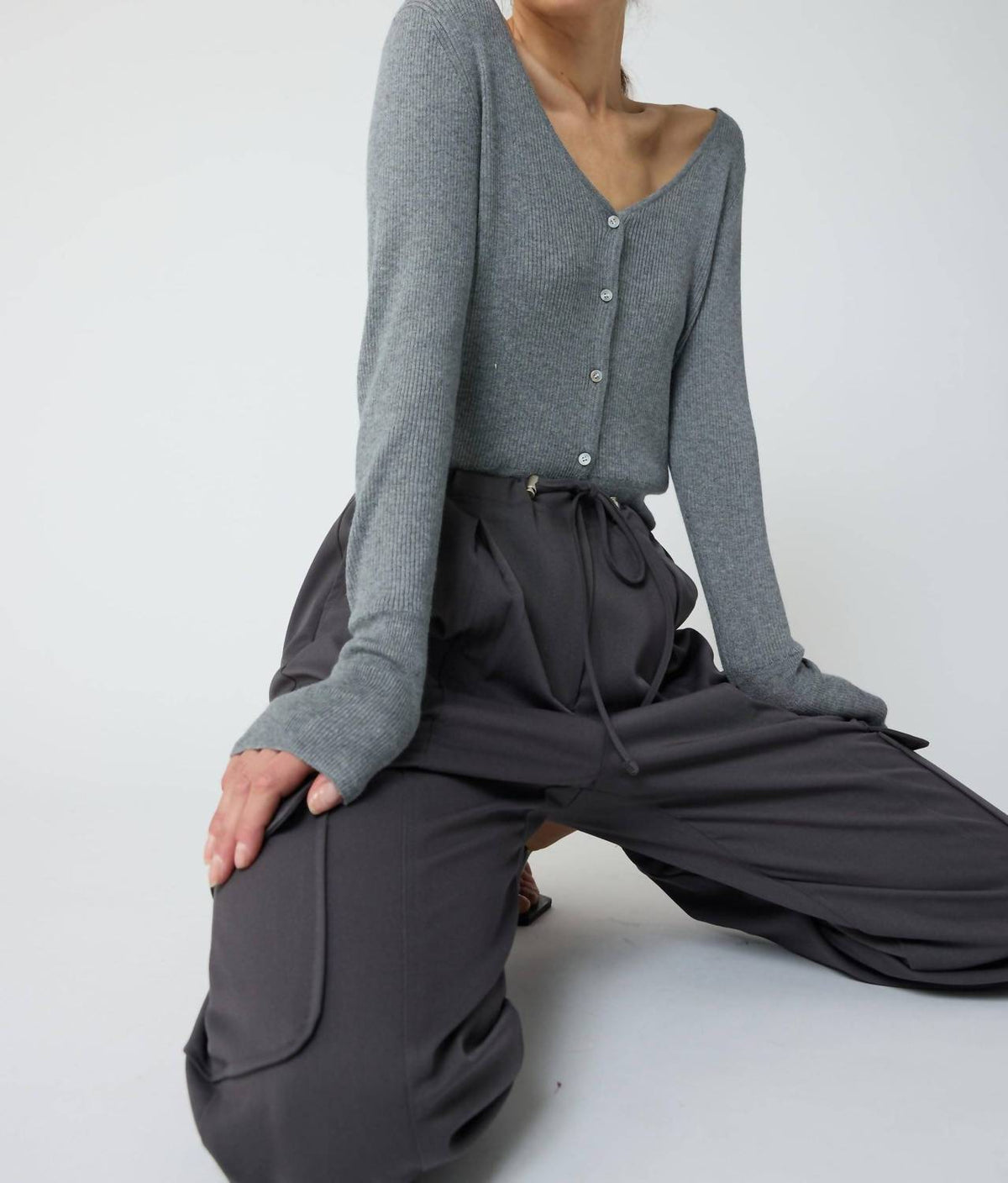 Women's Cropped V Neck Cardigan