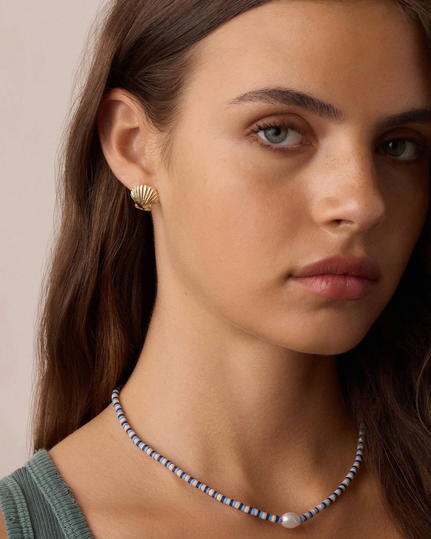 Women's Shell Statement Studs