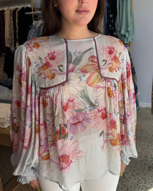 Tiara Volume Sleeves Top