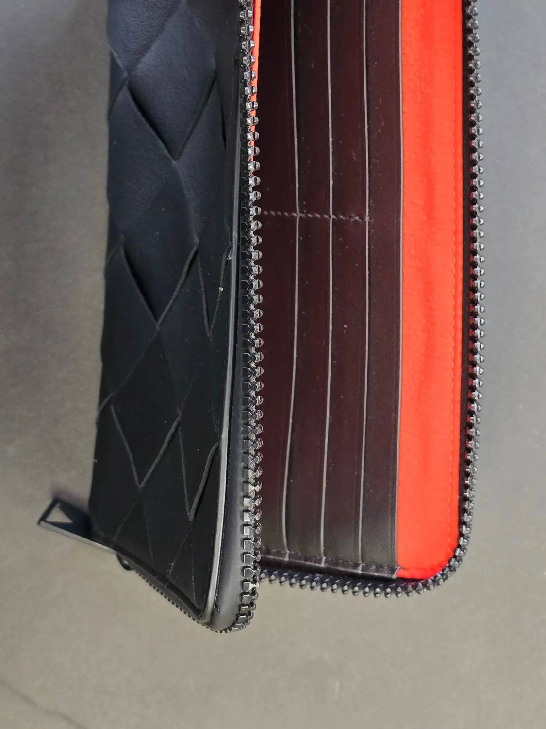 Unisex Zipper Around Leather Wallet