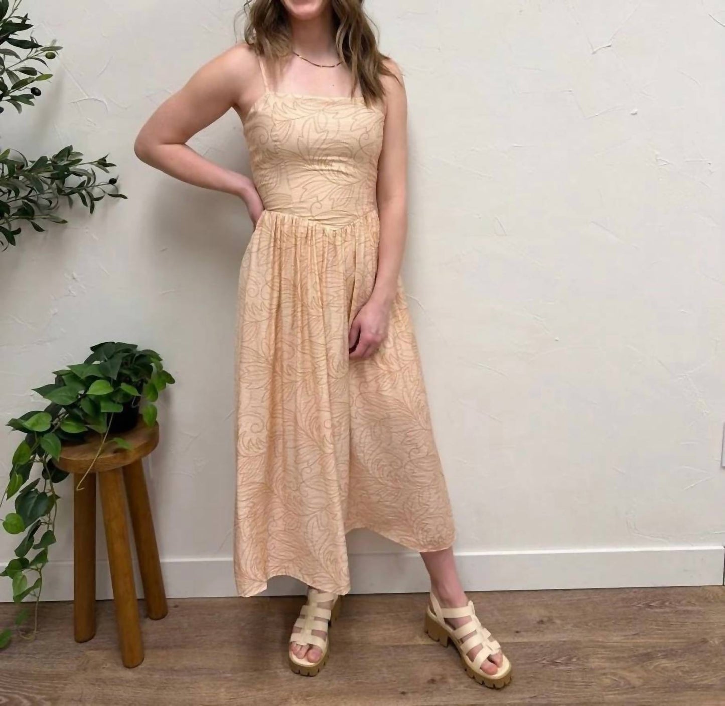 Sleeveless Smocking Midi Dress