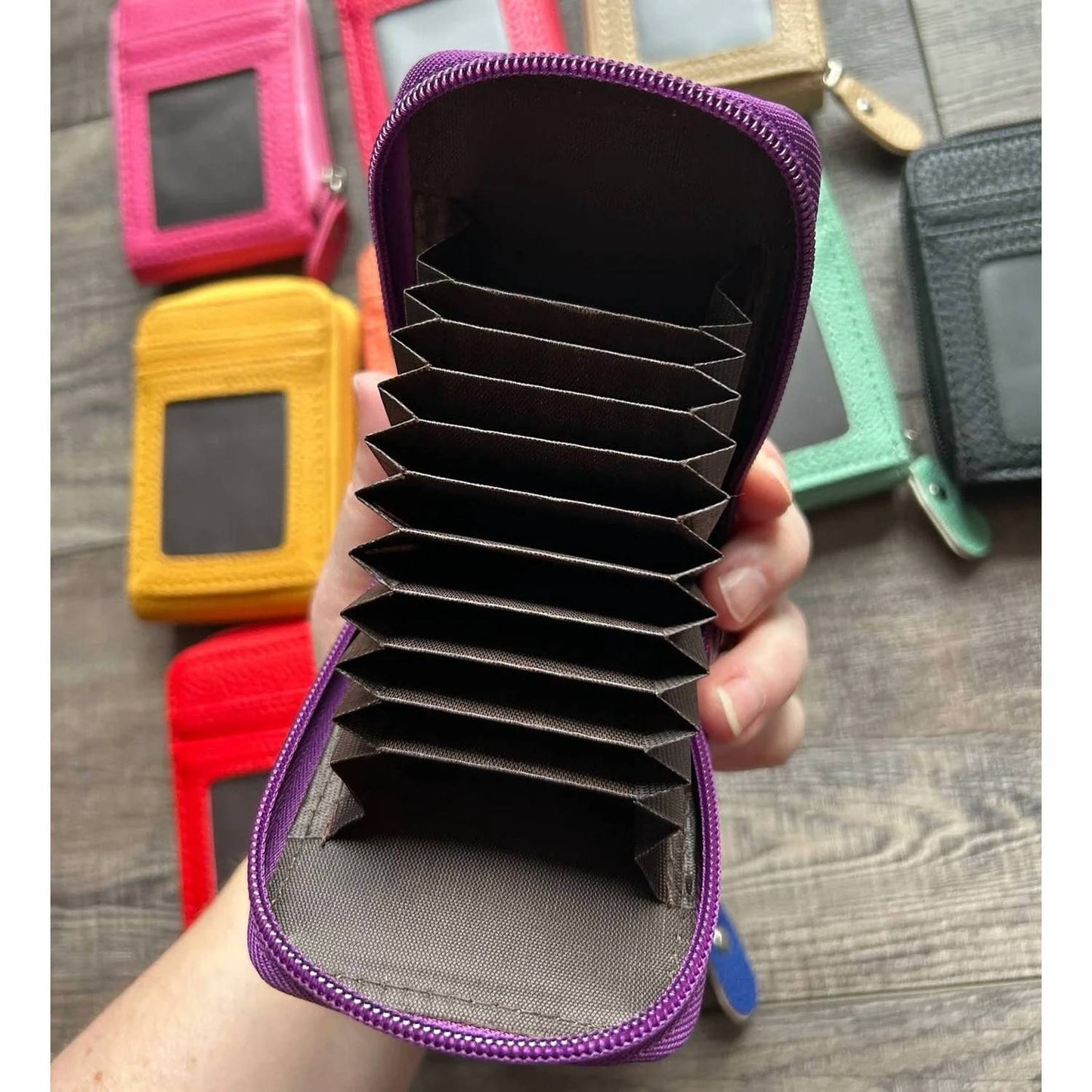 Women's Accordion Style Card Wallet