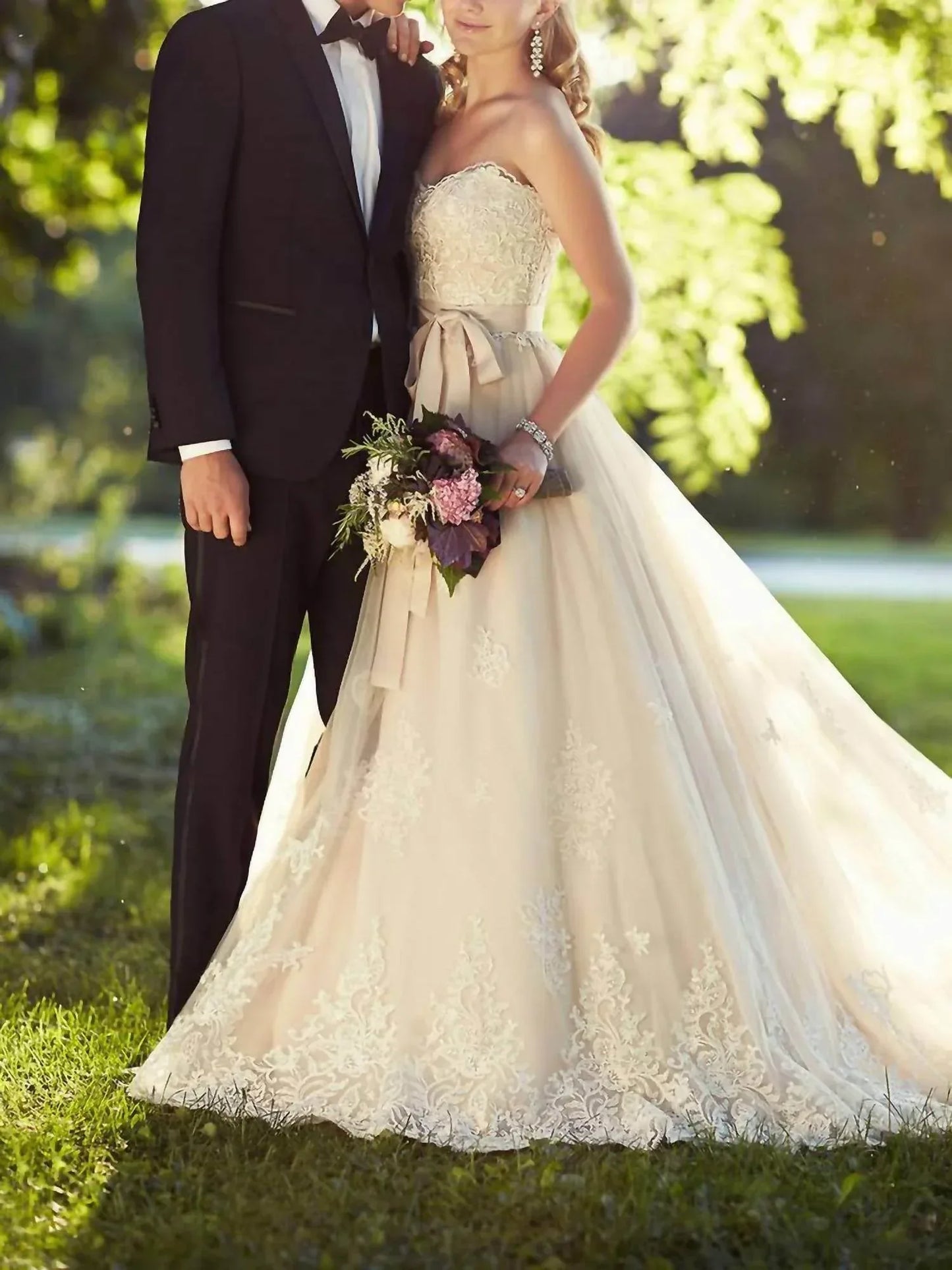 Essence of Australia - Lace on Tulle Designer Wedding Dress - Rack Hunt