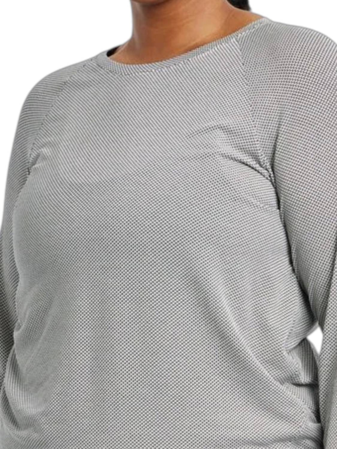 Women's Flyout Long Sleeve Top