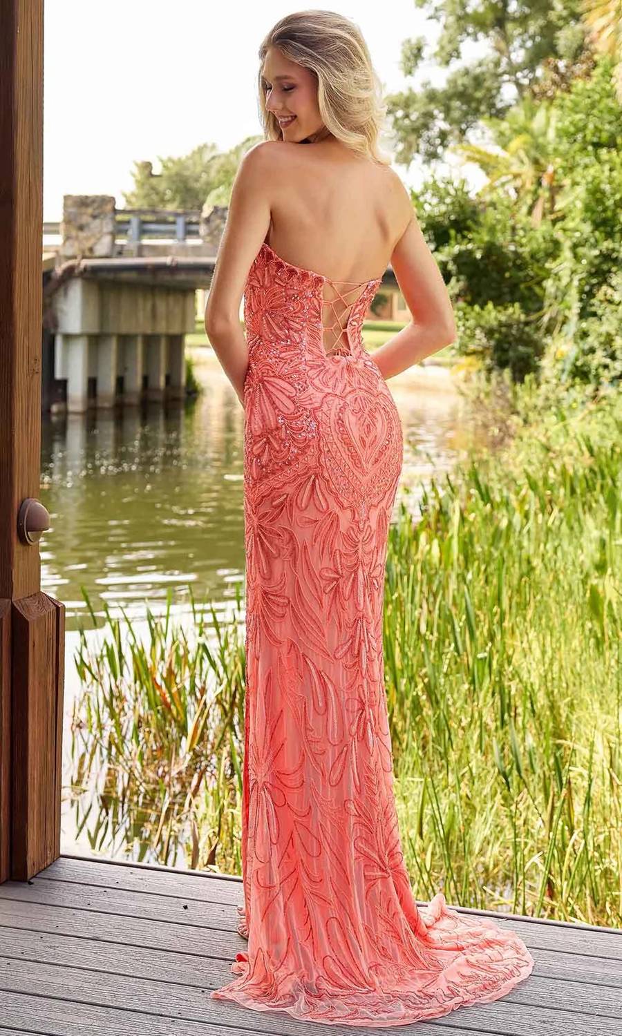 Patterned Sheath Style Prom Dress