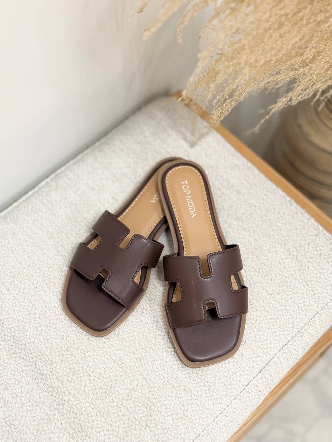 Women's Chic H Cut Slides