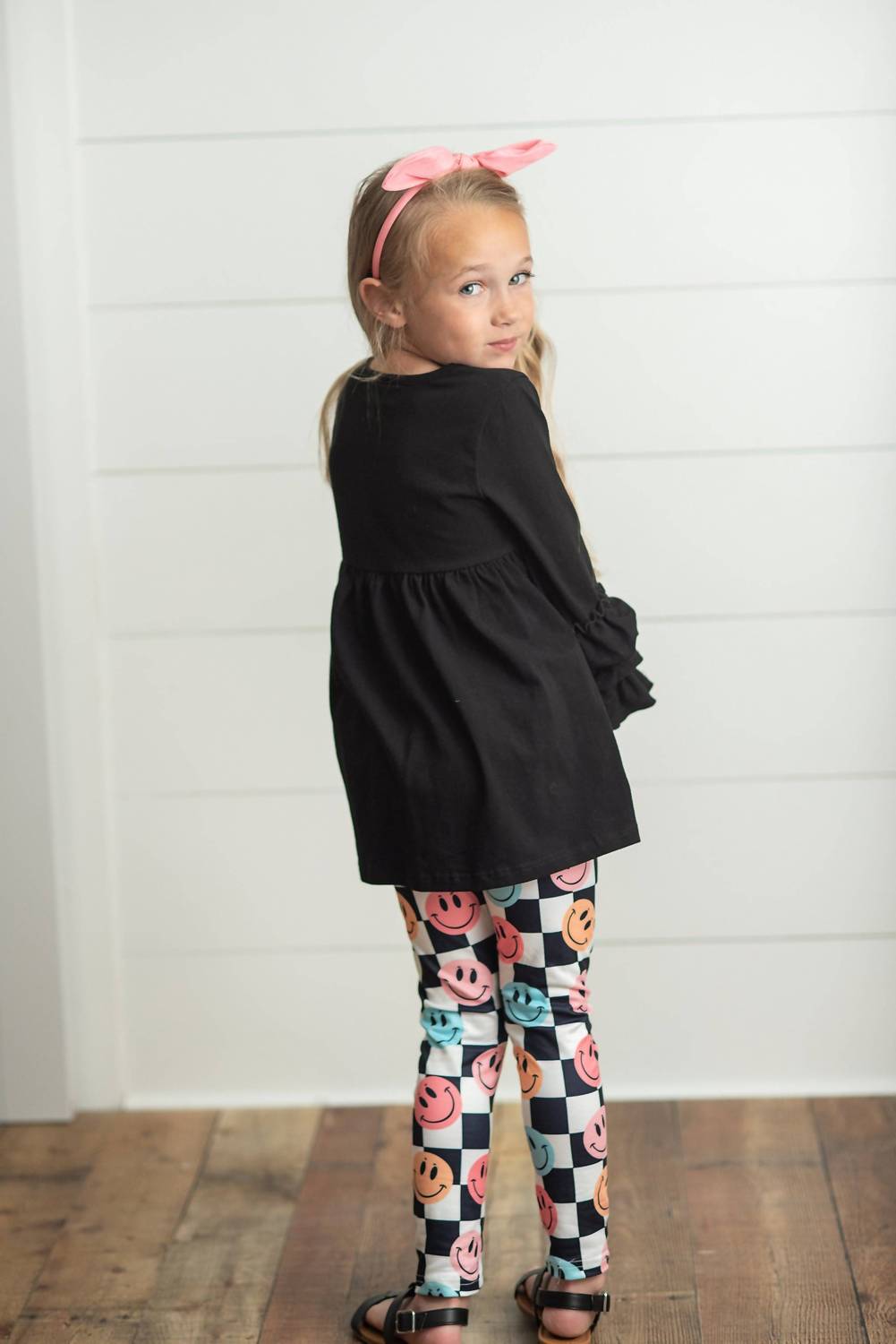 Girl's Smiley Face Ruffle Top Leggings Set