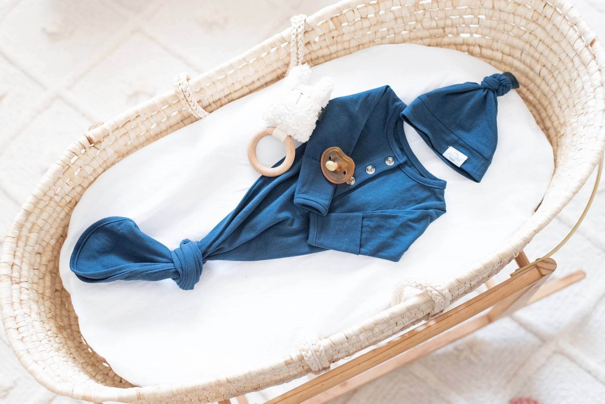 Fawn & Foster - Baby Organic Knotted Gown + Top Knot Hat - Rack Hunt -