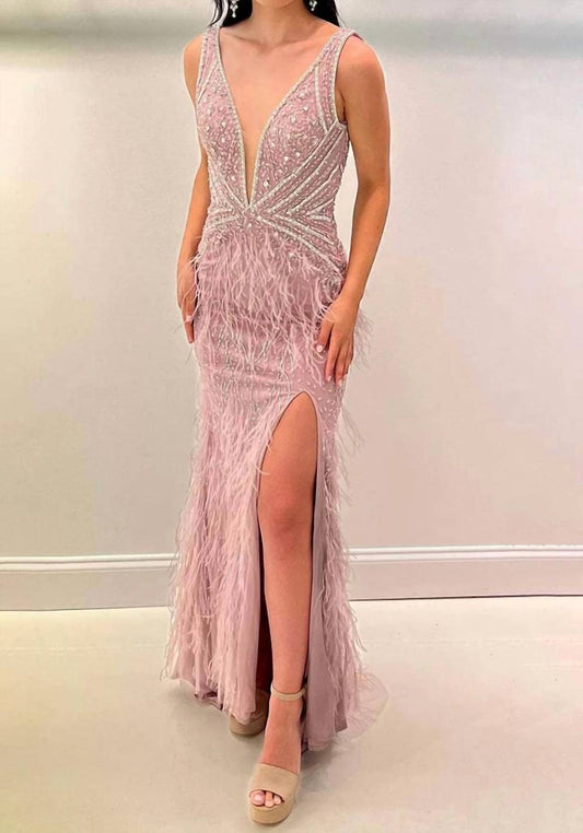 Feather Detailed Sleeveless Prom Dress