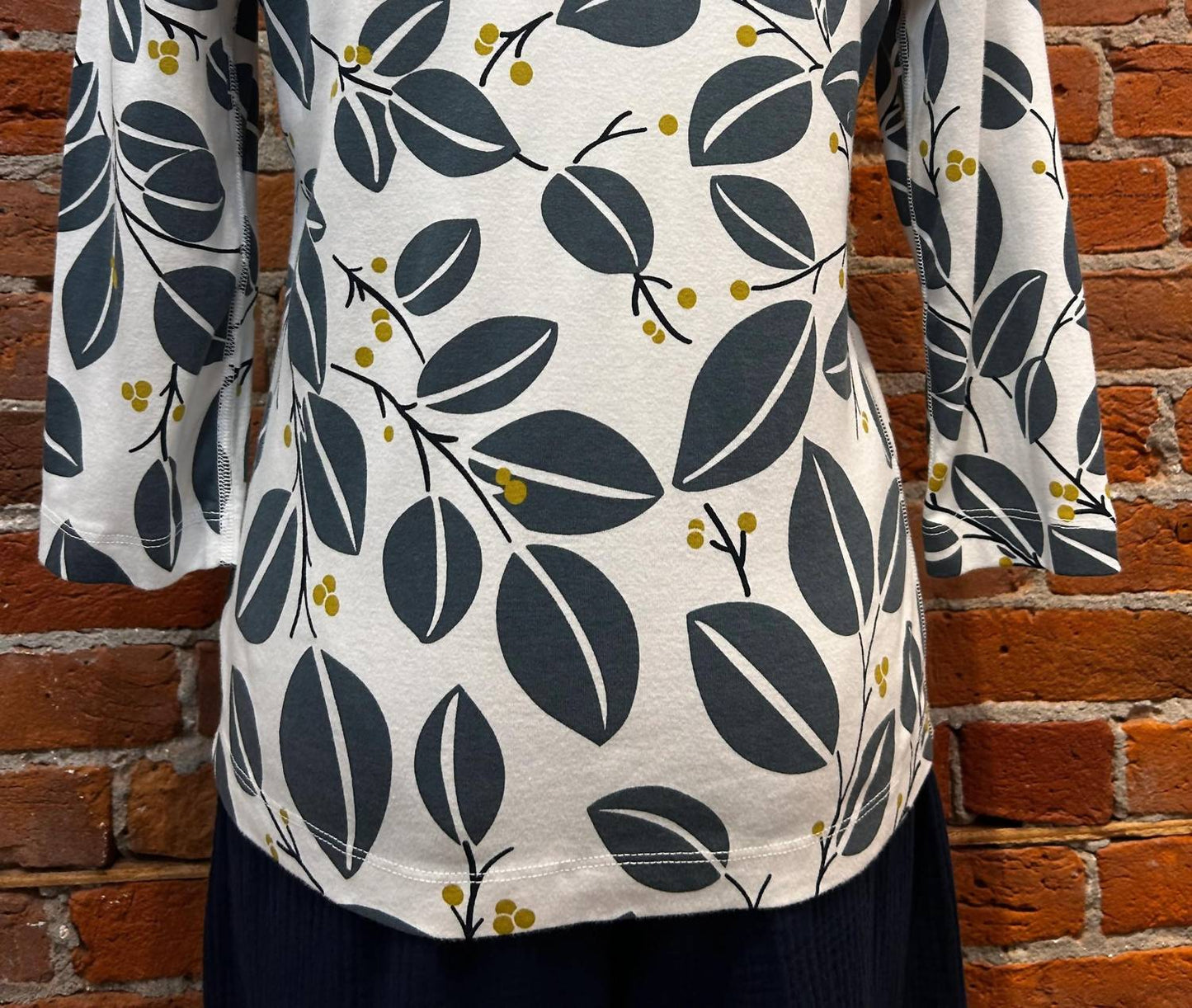 Women's V-neck 3/4-sleeve Tunic