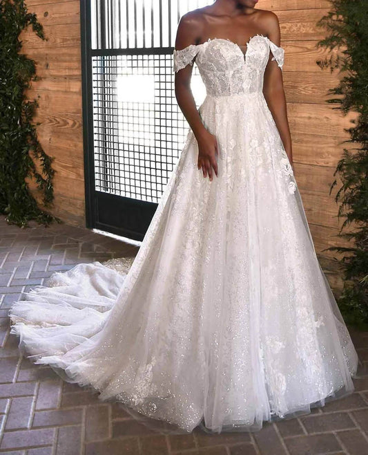Essence of Australia - Lace Sweetheart Neckline Wedding Dress - Rack Hunt -