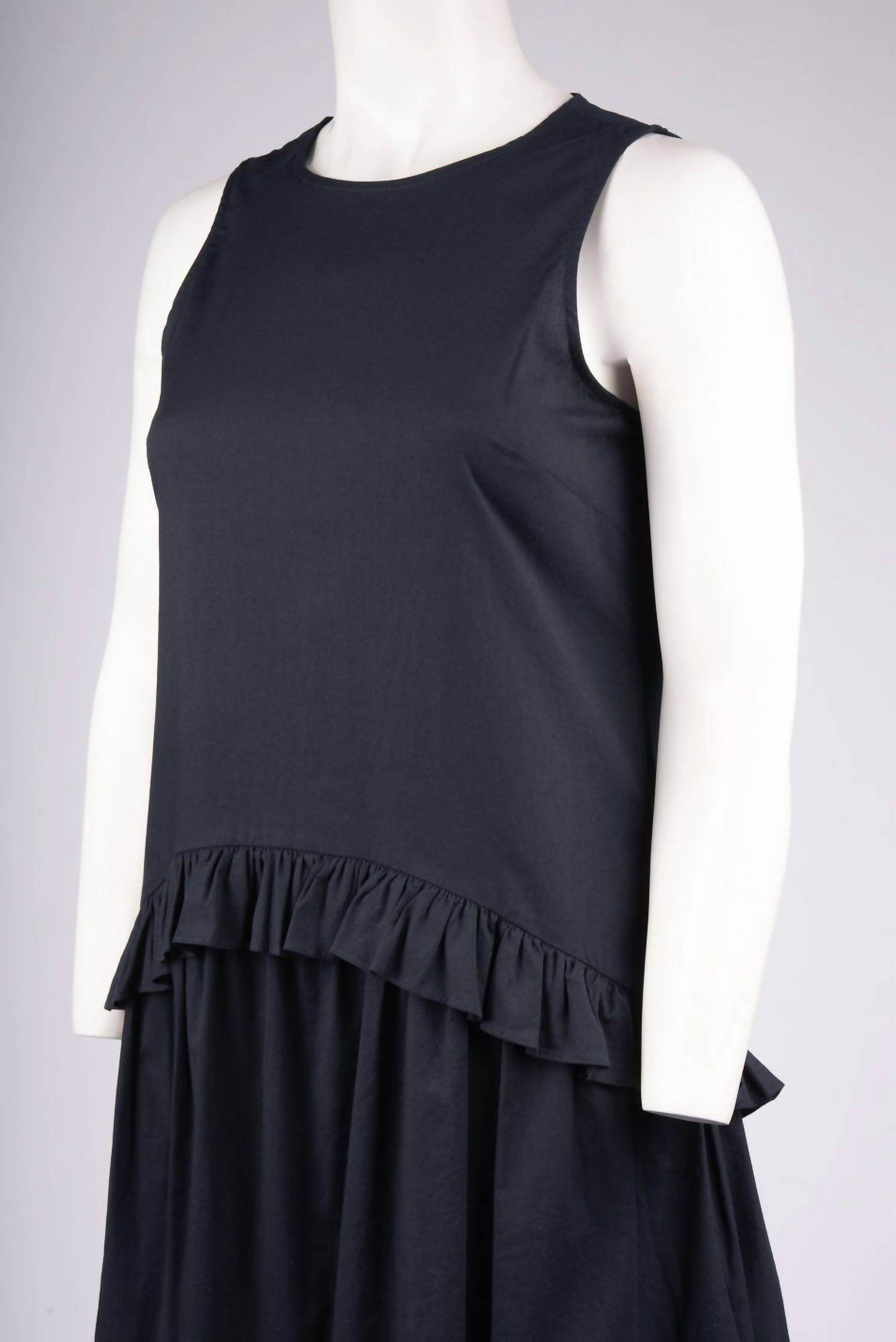 Clover and Sloane - Sleeveless Knee Length Ruffle Dress - Rack Hunt -