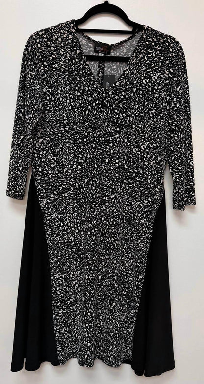 Andria Lieu - Women's Three Quarter Sleeve Natasha Dress - Rack Hunt
