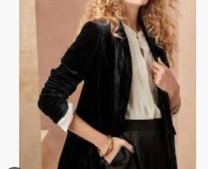 Long Sleeve Velvet Blazer