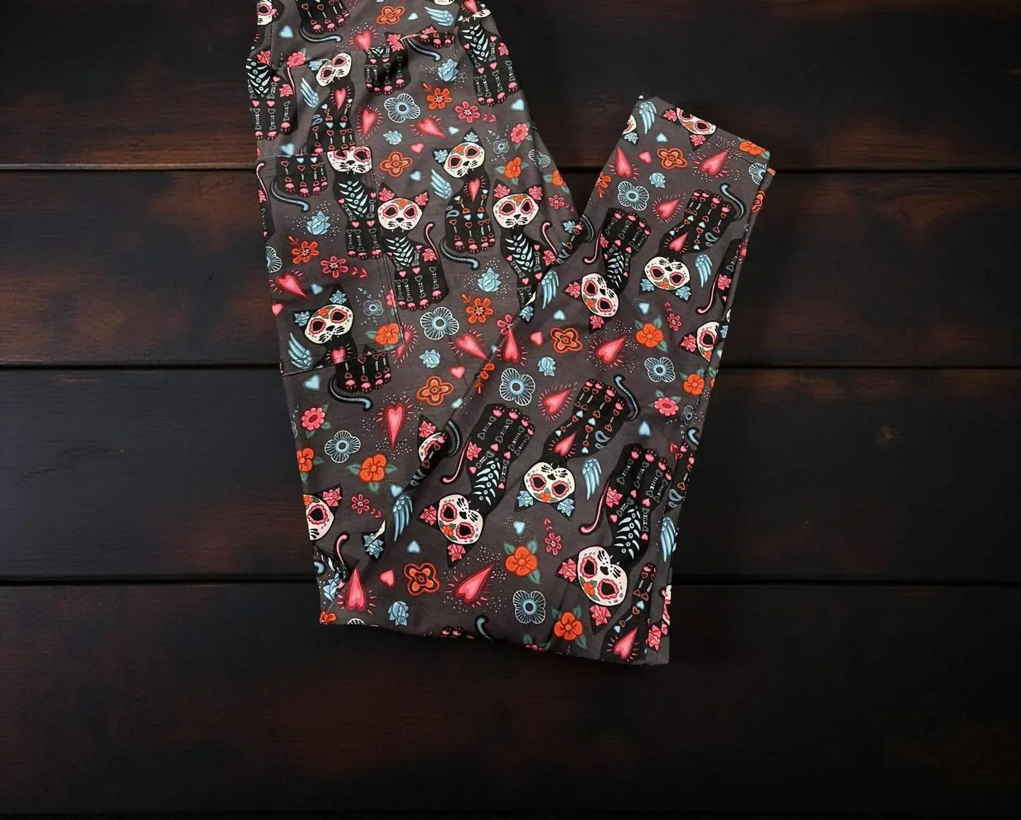 Karmen - Women's Spooky Skeleton Cat Pocket Leggings - Rack Hunt