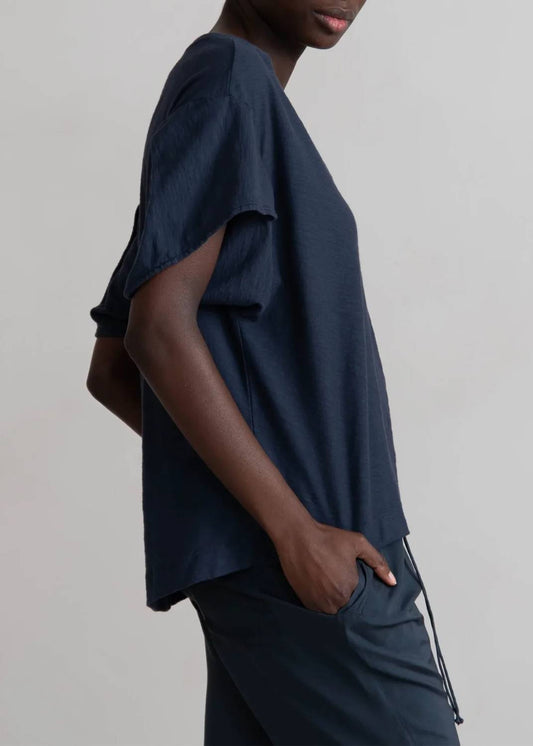 Callis V-neck Tee