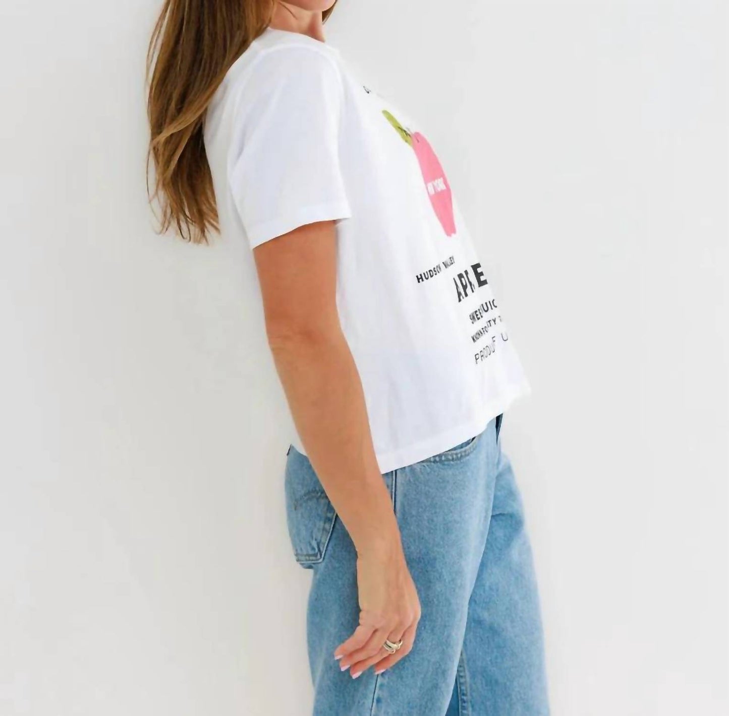 Hudson Valley Apple Stand Everyday Tee