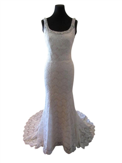 Women's Sleeveless Wedding Gown