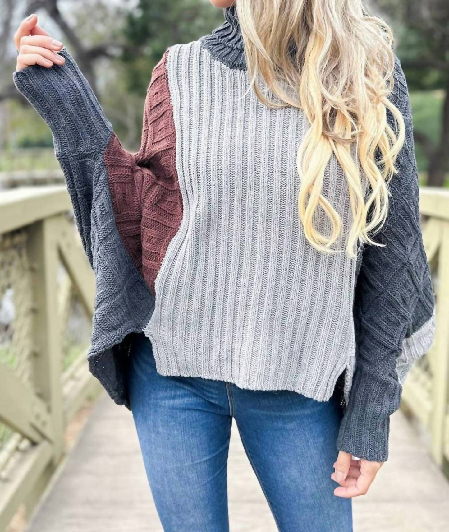 Color Block Dolman Sleeve Turtleneck Knit Sweater